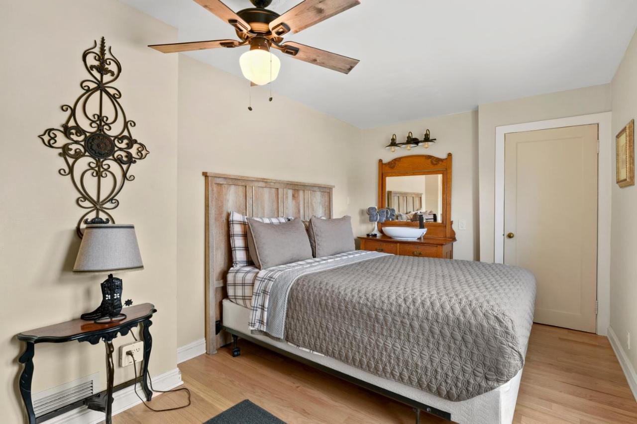 Garden City House With Hot Tub Colorado Springs Ngoại thất bức ảnh