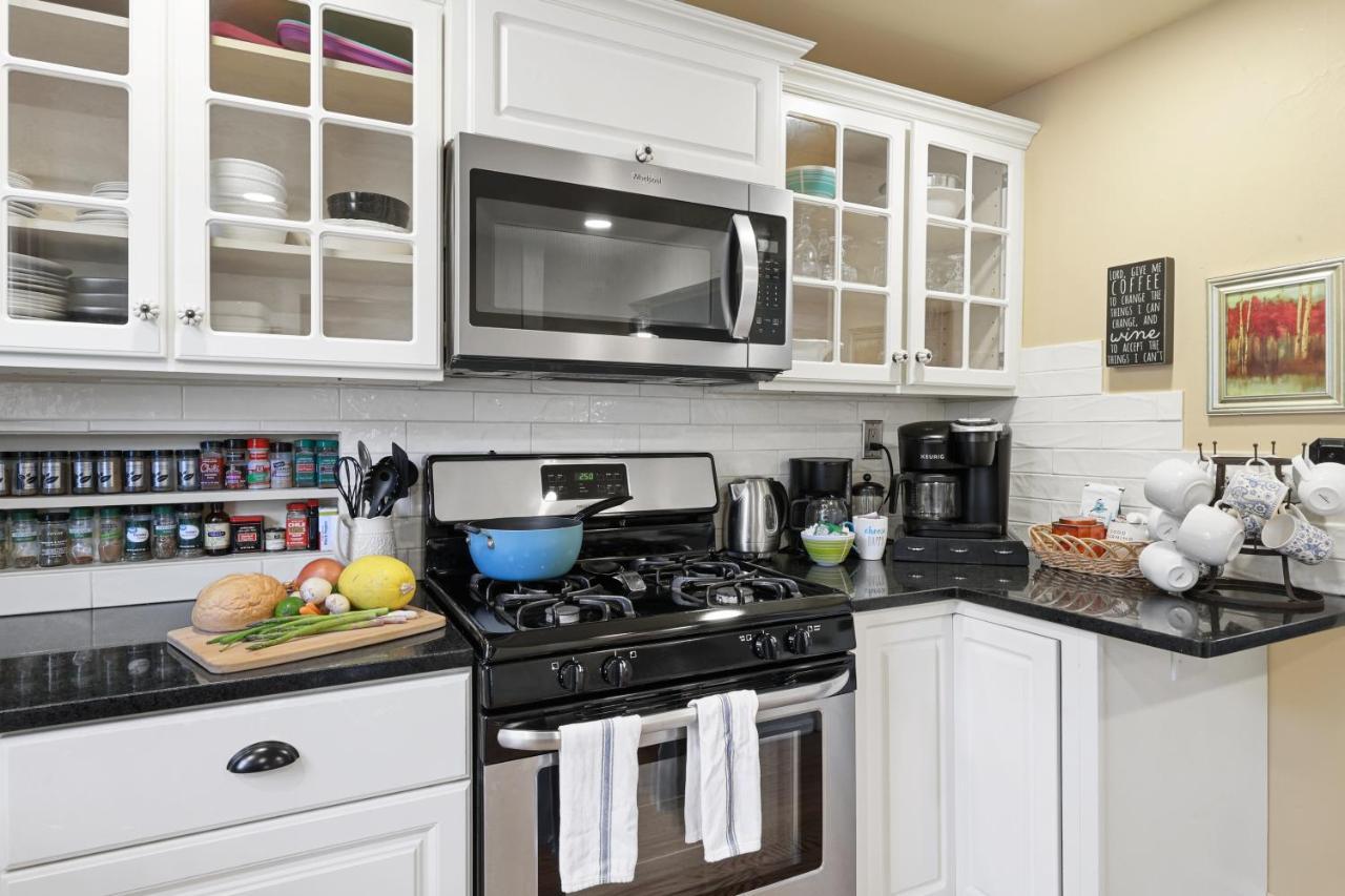 Garden City House With Hot Tub Colorado Springs Ngoại thất bức ảnh